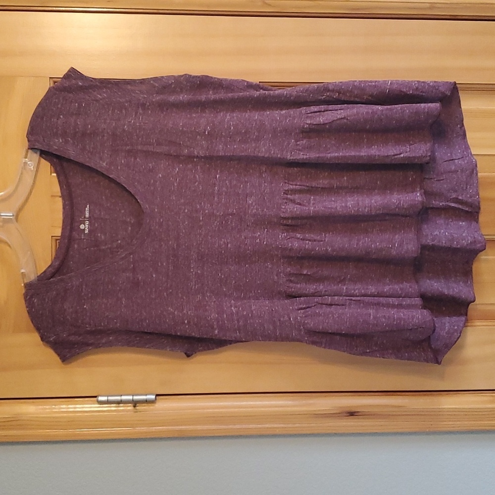 Susana Womens L purple flowy shirt